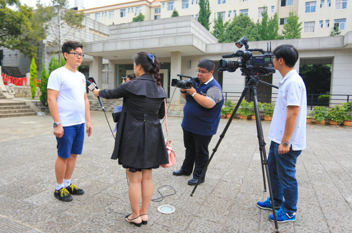 【时讯】真实美国教育：中学生每天只能睡4个小时