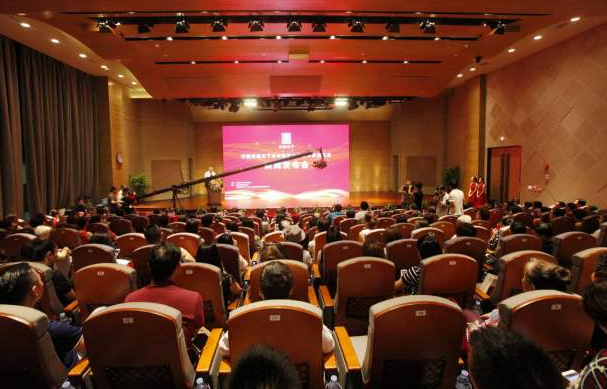 【时讯】2017中国留学快速发展报告：中国仍是全球最大留学生源国