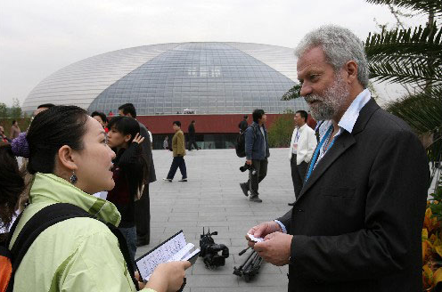 【时讯】2017中国留学快速发展报告：中国仍是全球最大留学生源国